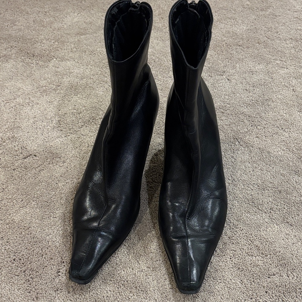 Ladies size 9 Spring Black Leather zip up Ankle Boots - Picture 5 of 14